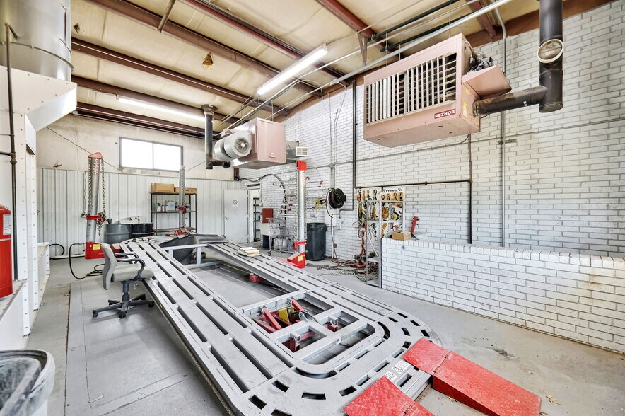 More Photos Of 11209 W Kellogg, Wichita Auto Dealership For Sale