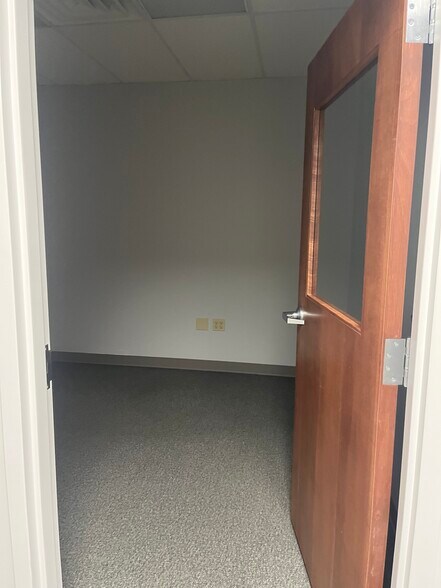 More Photos Of 202 1st St SE, Mason City Office For Lease