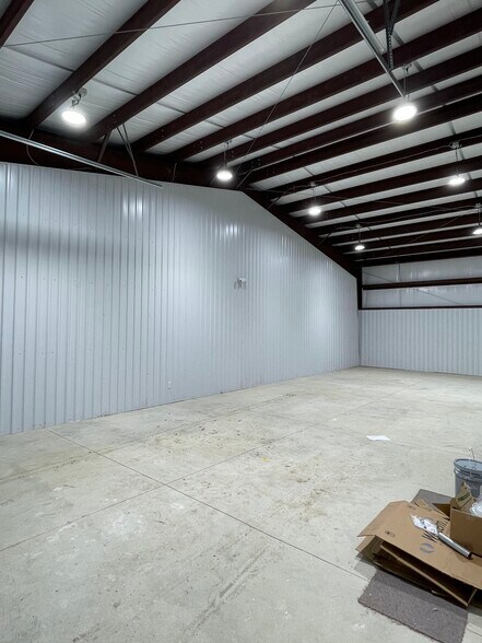 More Photos Of 5865 E Highway 266, Claremore Flex For Lease