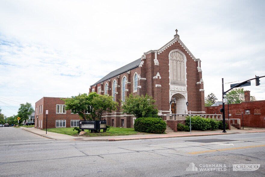 Primary Photo Of 16400 Detroit Ave, Lakewood Office For Lease