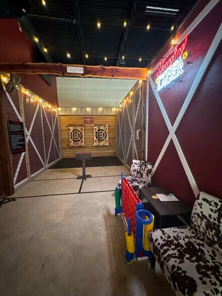 More Photos Of 201 E Center St, Tarpon Springs Bar For Lease