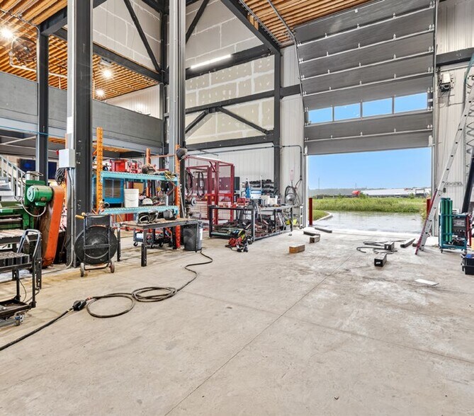 More Photos Of 224 Robot St, Vars Warehouse For Sale