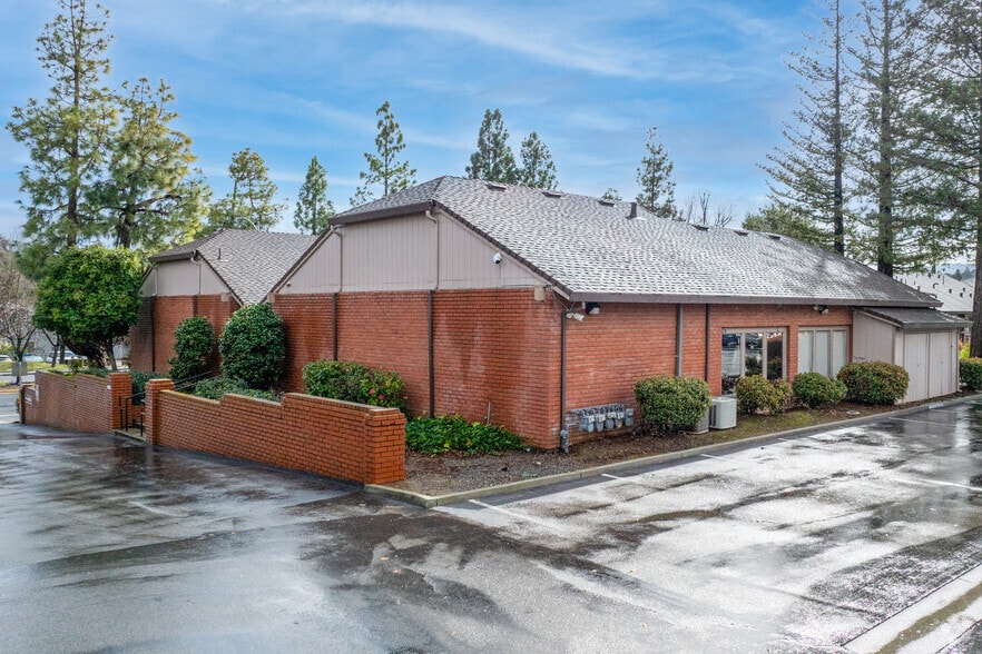 More Photos Of 10011 N Foothill Blvd, Cupertino Medical For Sale