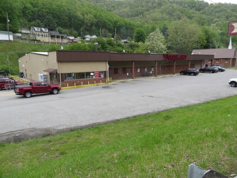 Primary Photo Of 1997 Buffalo Creek Rd, Accoville General Retail For Lease