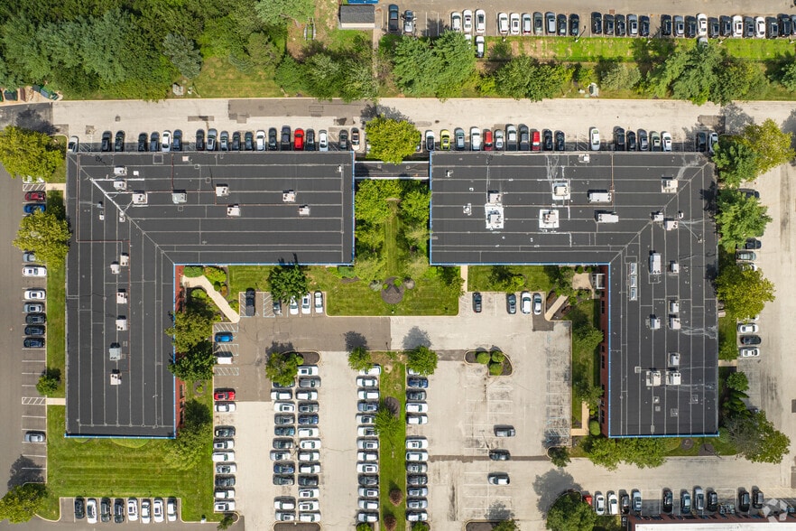 More Photos Of 402-404 Lippincott Dr, Marlton Medical For Sale