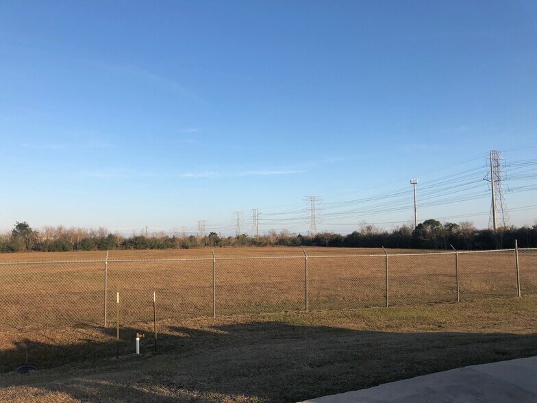 More Photos Of 3621 E FM 646, League City Land For Sale