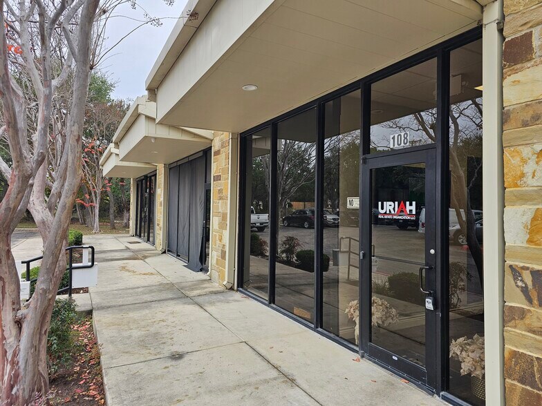 More Photos Of 12227 Huebner Rd, San Antonio Freestanding For Lease