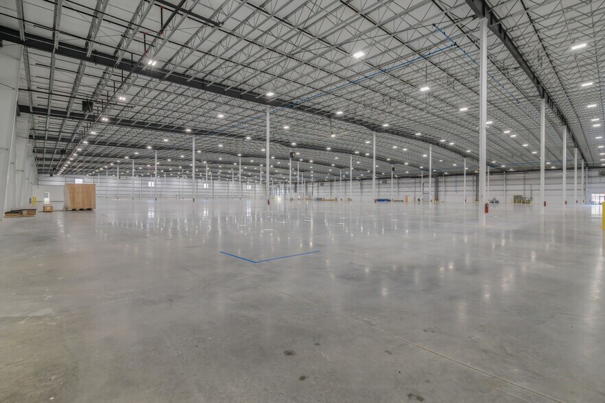 More Photos Of 1295 Huntington Park Dr, Loudon Warehouse For Lease