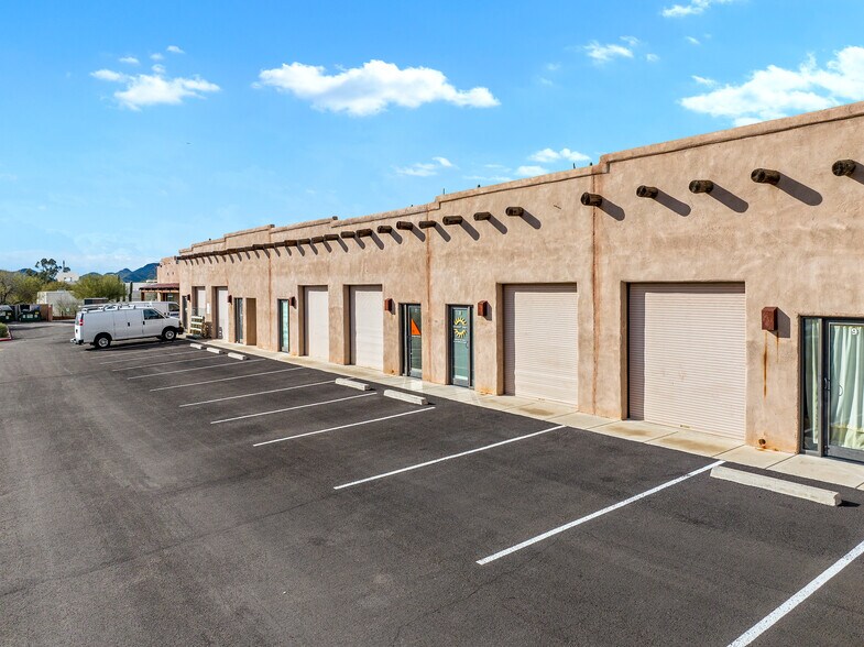 More Photos Of 6552 E Cave Creek Rd, Cave Creek Warehouse For Lease