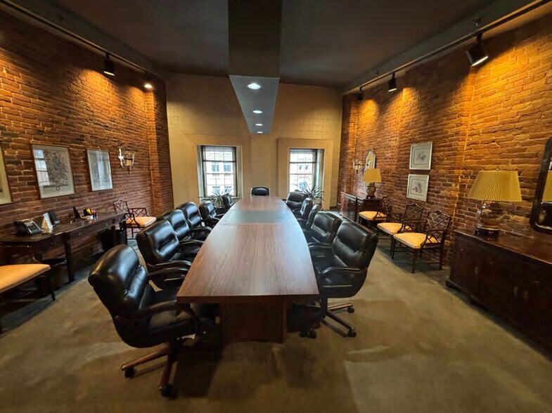 More Photos Of 1380-1402 Main St, Springfield Office For Sale