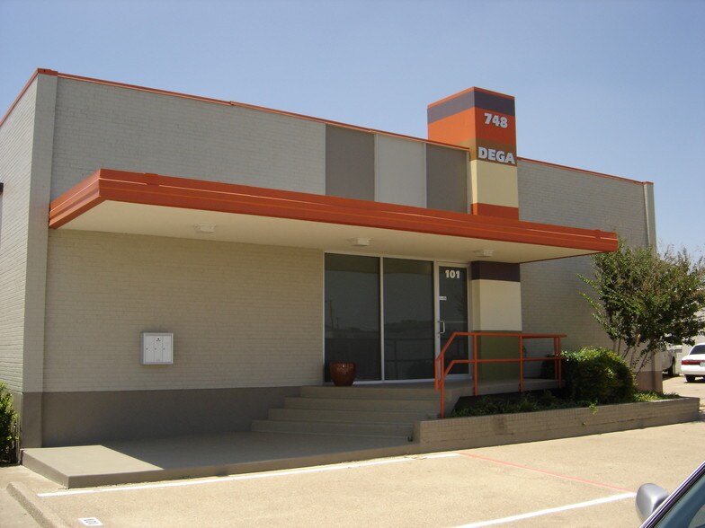 Primary Photo Of 748 S Sherman St, Richardson Office For Lease