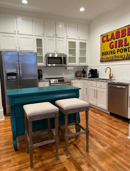 More Photos Of 114 N Walnut St, Seneca Storefront Retail Residential For Sale