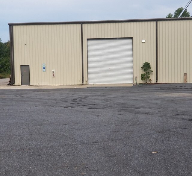 More Photos Of 1841 Amity Hill Rd, Statesville Warehouse For Lease
