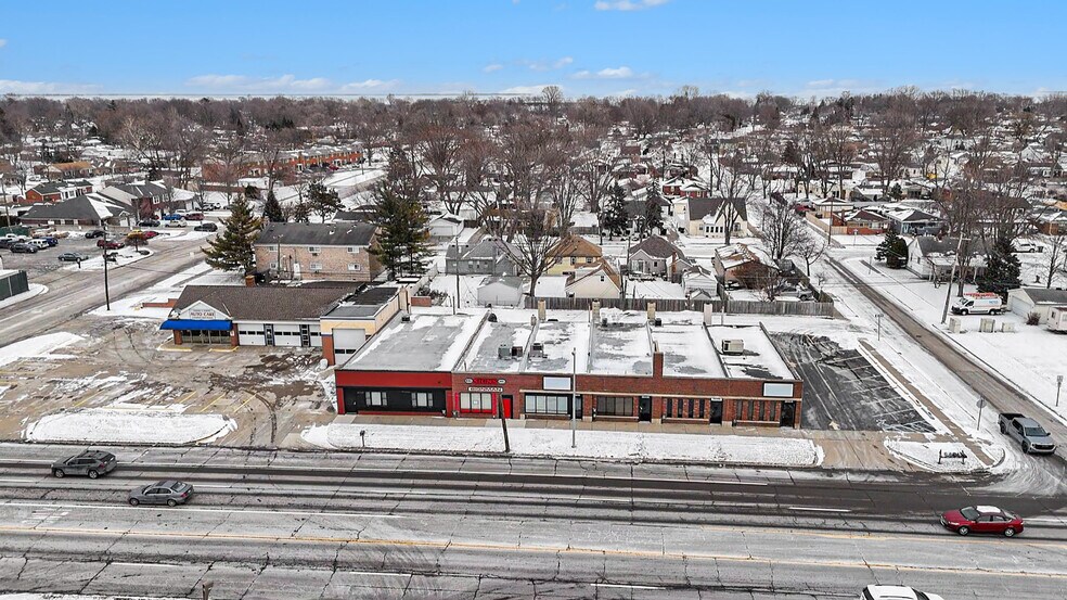 More Photos Of 28410 Harper Ave, Saint Clair Shores General Retail For Sale