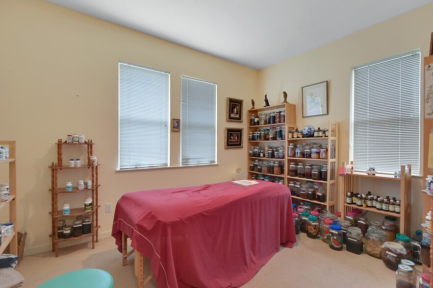 More Photos Of 13376 Rue Montaigne, Oregon House Office Residential For Sale