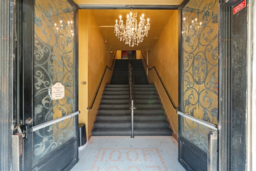 More Photos Of 917 Whittier Blvd, Montebello Storefront For Sale