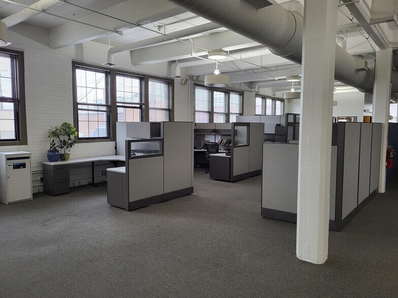 More Photos Of 1432 Hamilton Ave, Cleveland Office For Sale