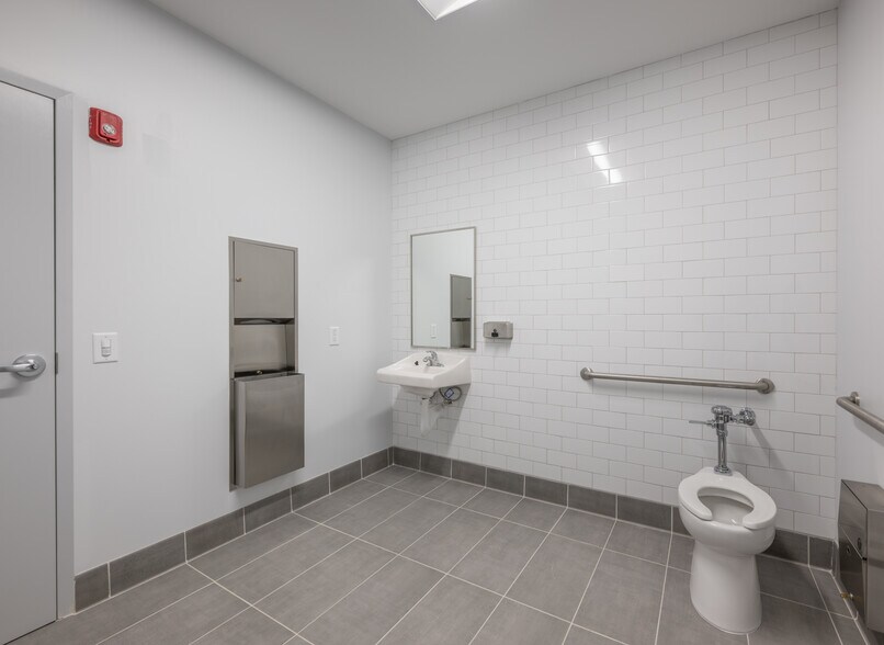 More Photos Of 1050 Douglas Hills Rd, Lithia Springs Unknown For Lease