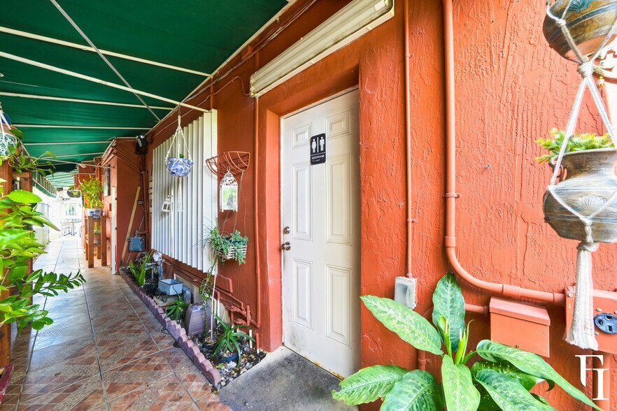 More Photos Of 1353 SW 1st St, Miami Storefront Retail Residential For Sale