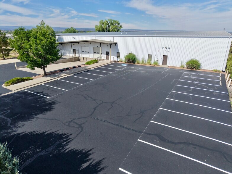 More Photos Of 12045 6300 Rd, Montrose Flex For Lease