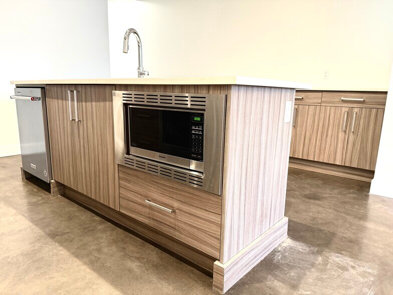 More Photos Of 613 3rd Ave NE, Calgary Apartments For Sale