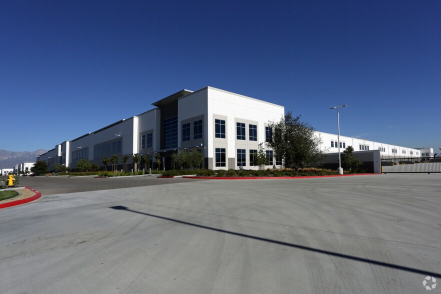 More Photos Of 15207 Flight Ave, Chino Distribution For Lease