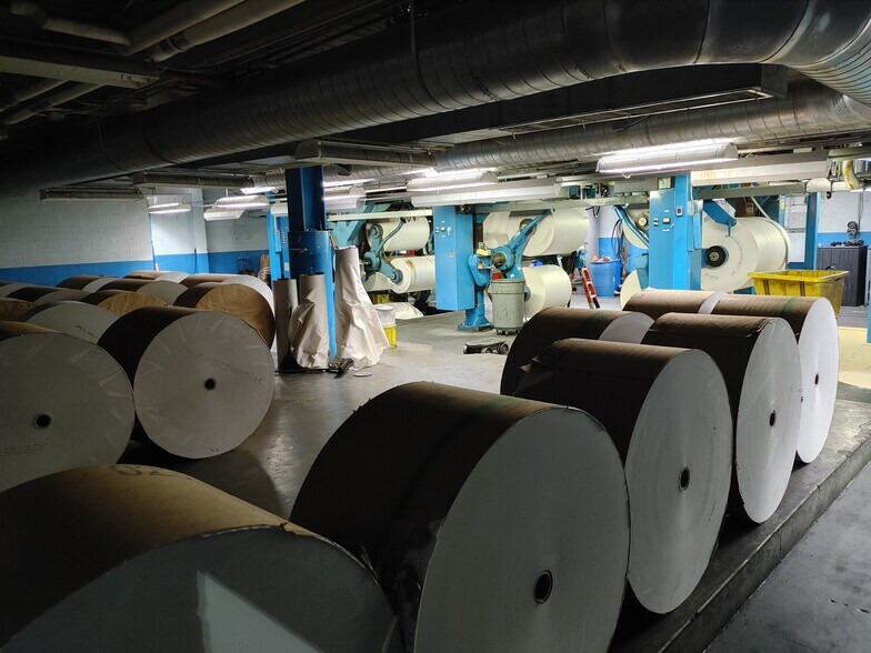 More Photos Of 2700 SW 13th St, Gainesville Office For Lease