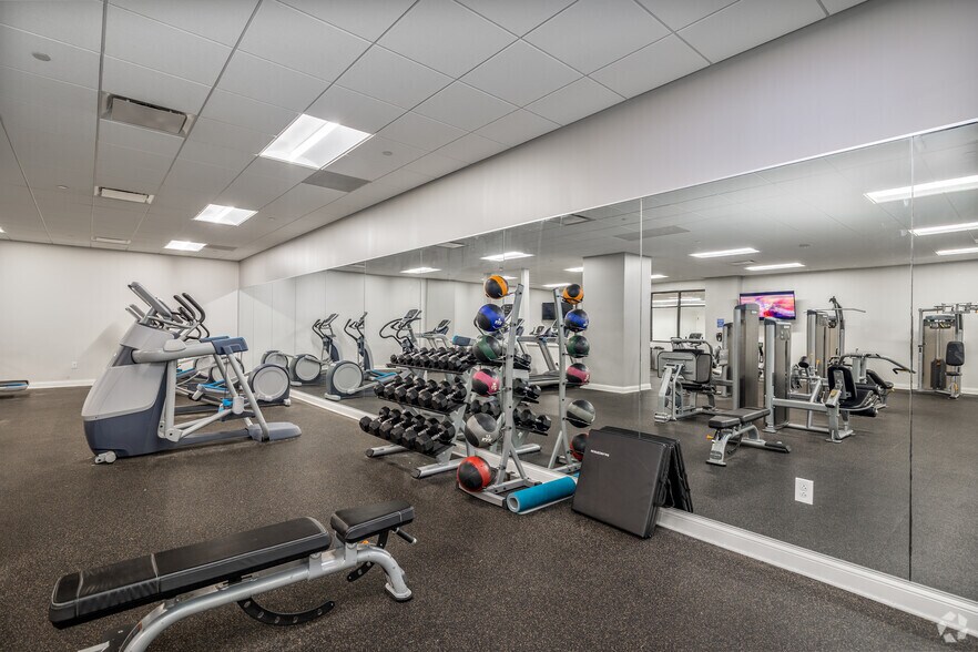 More Photos Of 526 Superior Ave E, Cleveland Apartments For Lease