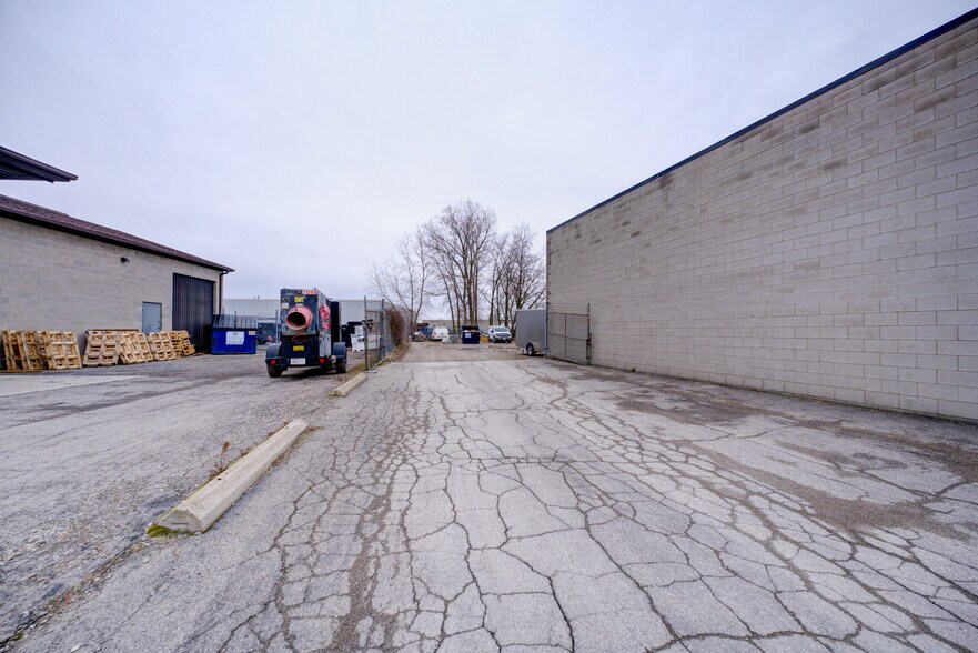 More Photos Of 114 Easton Rd, Brantford Industrial For Sale