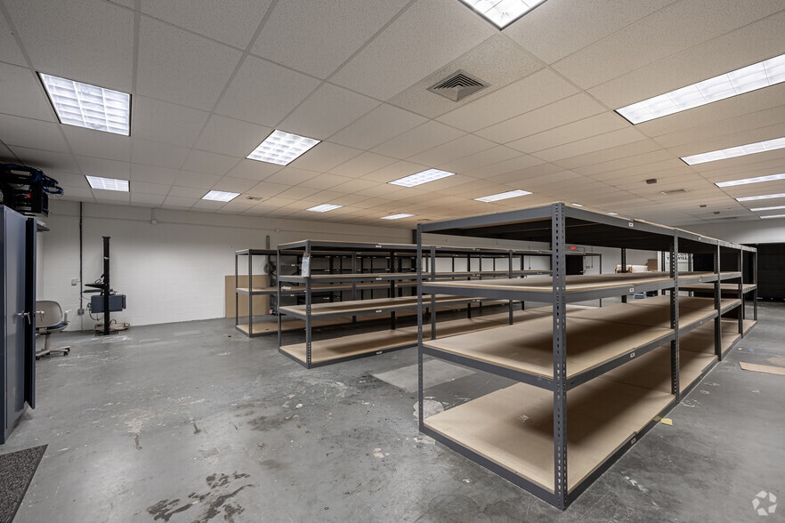 More Photos Of 111-121 Roberts St, East Hartford Business Park For Lease