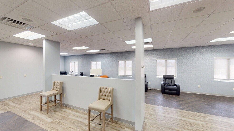 More Photos Of 1192 E Pershing Rd, Decatur Medical For Lease