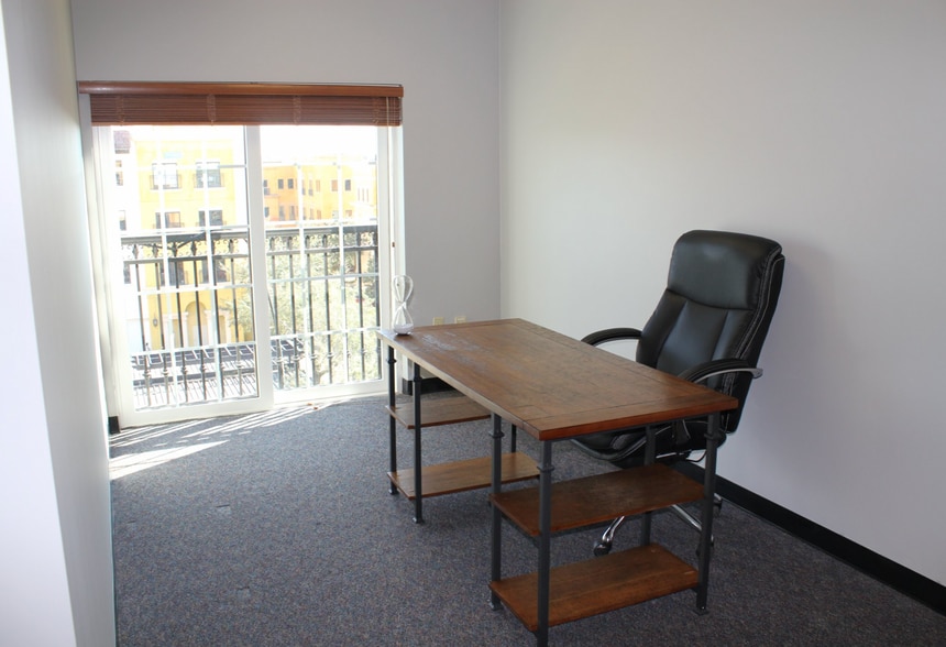 More Photos Of 2295 S Hiawassee Rd, Orlando Office For Lease