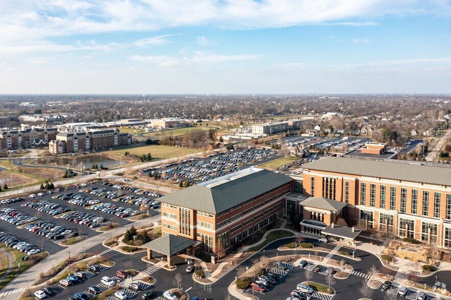 More Photos Of 133 E Brush Hill Rd, Elmhurst Medical For Lease