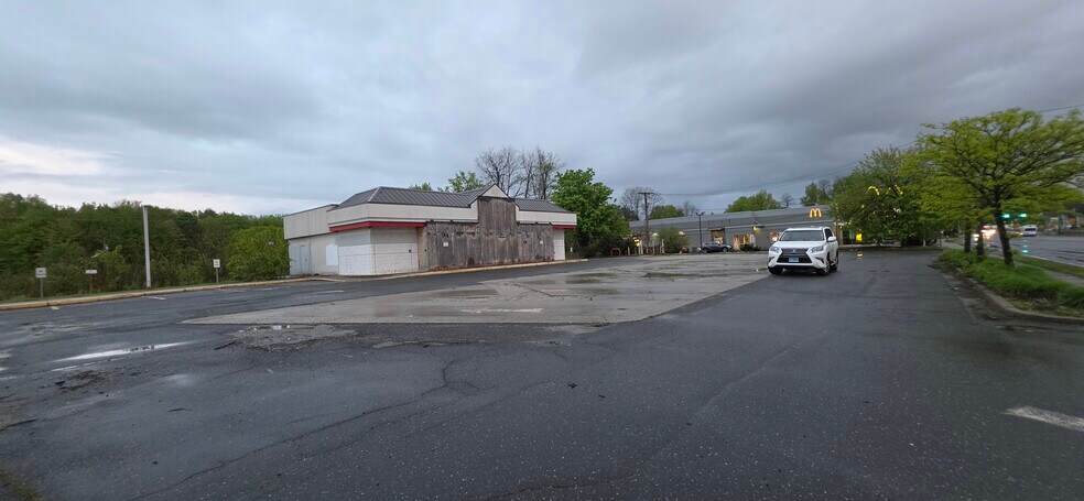 More Photos Of 237 King St, Northampton Service Station For Sale