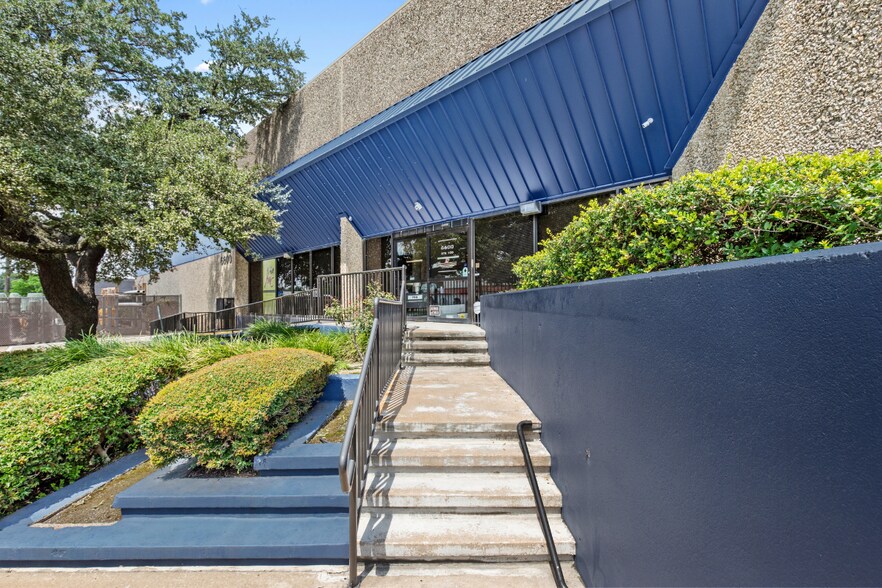 More Photos Of 6600 Long Point Rd, Houston Unknown For Lease