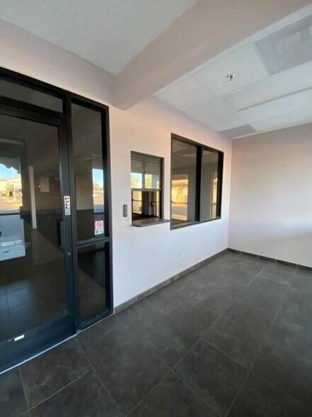 More Photos Of 2901-2957 W Bell Rd, Phoenix Unknown For Lease
