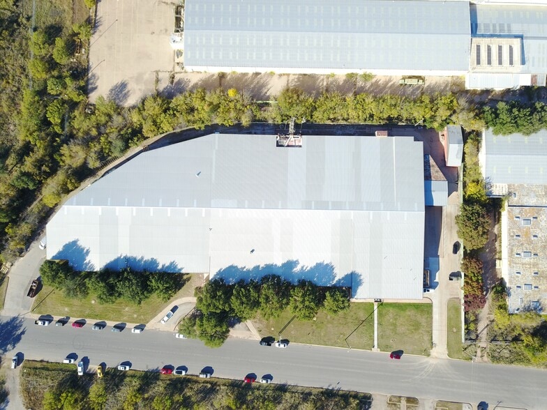 More Photos Of 5517 N 1st St, Abilene Distribution For Sale