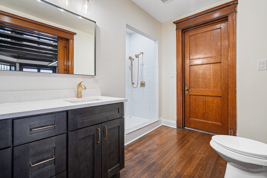 More Photos Of 4541 S Forrestville Ave, Chicago Multifamily For Sale