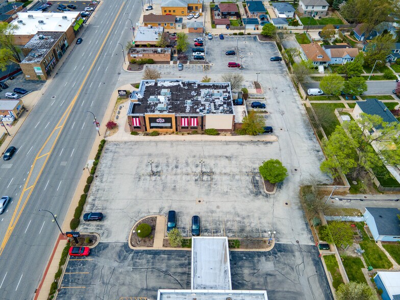 More Photos Of 5420 W 95th St, Oak Lawn Restaurant For Lease