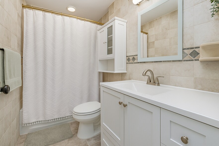 More Photos Of 191 Lamberts Ln, Staten Island Apartments For Sale