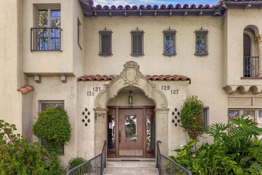 More Photos Of 127 S Sycamore Ave, Los Angeles Apartments For Sale
