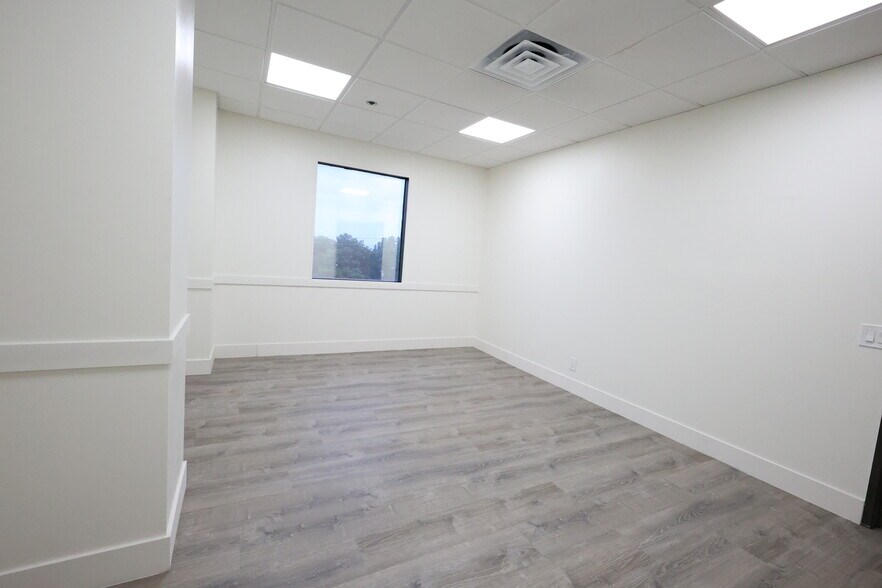 More Photos Of 1801 W Romneya Dr, Anaheim Office Residential For Lease