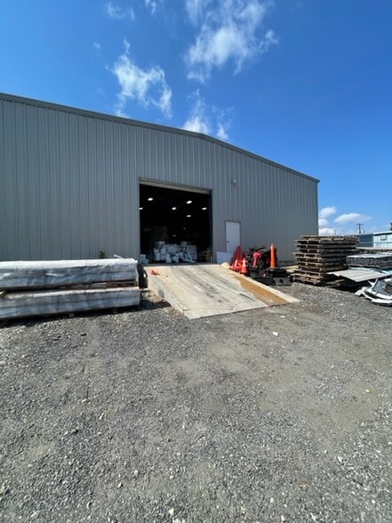 More Photos Of 250 Carolina Drive Ext, Roebuck Warehouse For Sale