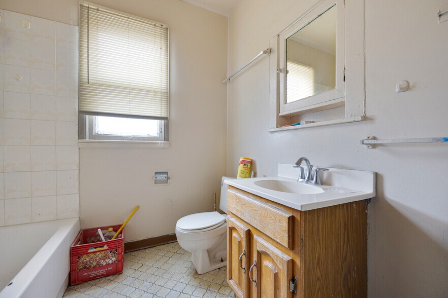 More Photos Of 6355-6357 S Francisco Ave, Chicago Apartments For Sale