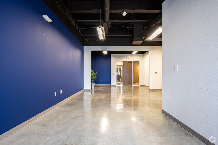 More Photos Of 129 S Main St, Grapevine Coworking Space