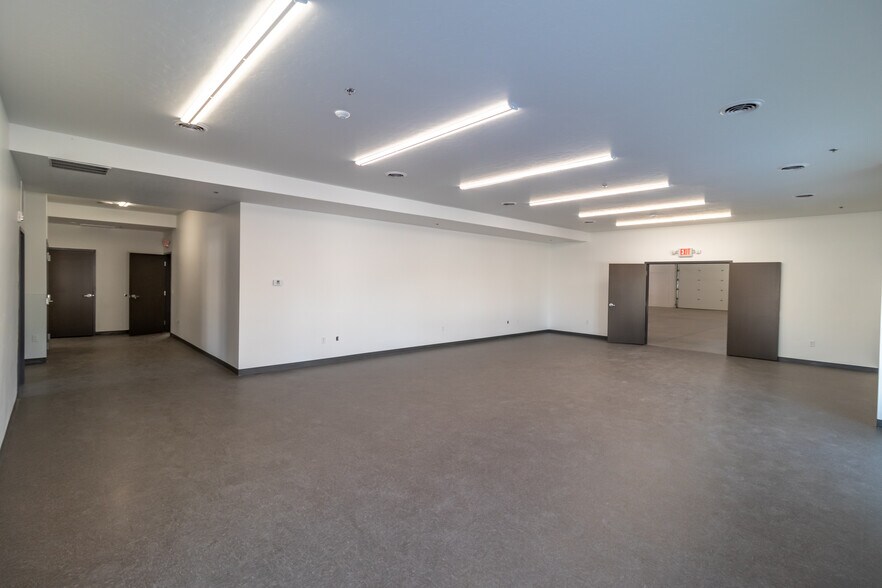 More Photos Of 479 N Broadmore Way, Nampa Warehouse For Sale