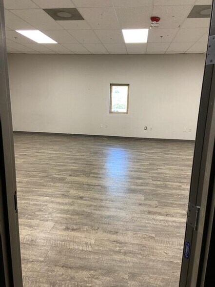 More Photos Of 2704 Highmarket St, Georgetown Freestanding For Sale