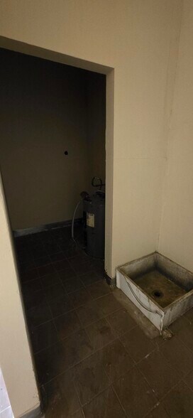 More Photos Of 15411 Village Dr, Victorville General Retail For Lease