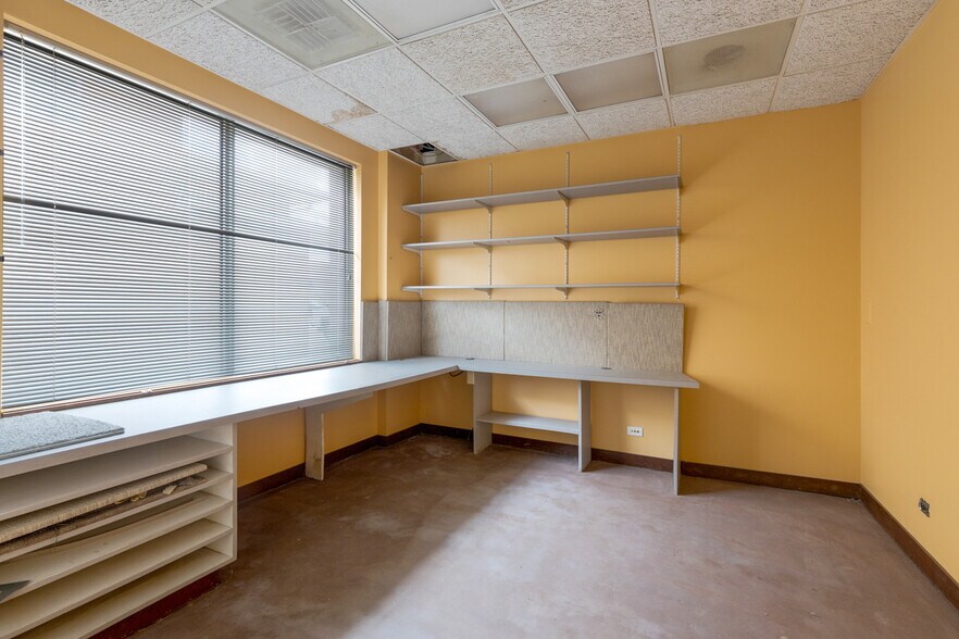 More Photos Of 9870 Derby Ln, Westchester Loft Creative Space For Sale