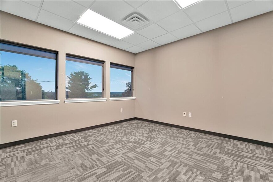 More Photos Of 1088 E Millsap Rd, Fayetteville Office For Lease